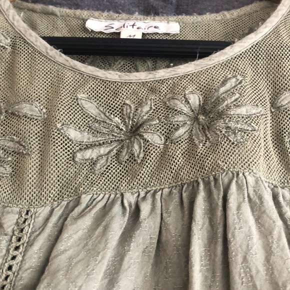 Solitaire Women’s medium Moss Green tank top. - Picture 9 of 11